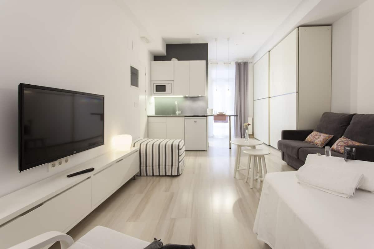 Loft, eigenes Bad, Blick auf den Innenhof