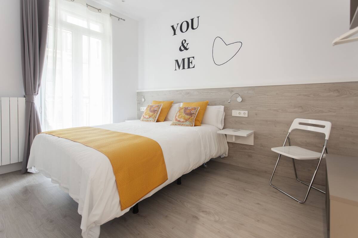 Premium bedding, down comforters, Select Comfort beds, laptop workspace
