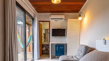 Quarto triplo standard | Frigobar, cofres nos quartos, cortinas blackout, quartos à prova de som