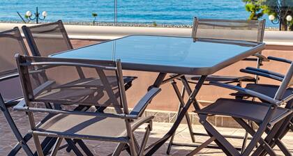 Oliva Beach Studios & Apartments