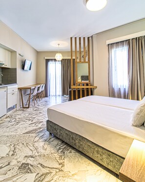 Basic Studio | In-room safe, desk, laptop workspace, soundproofing - Oliva Beach Studios & Apartments (Platanias)
