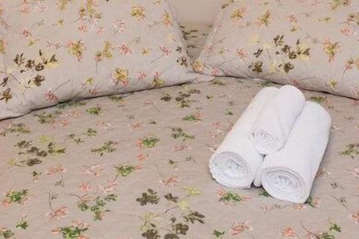 1 bedroom, blackout drapes, free WiFi, bed sheets