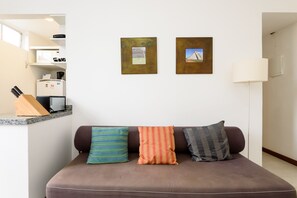 Apartamento | Sala de estar | TV de tela plana