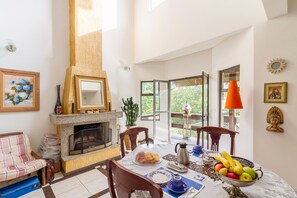 Dagelijks lokaal ontbijt inbegrepen