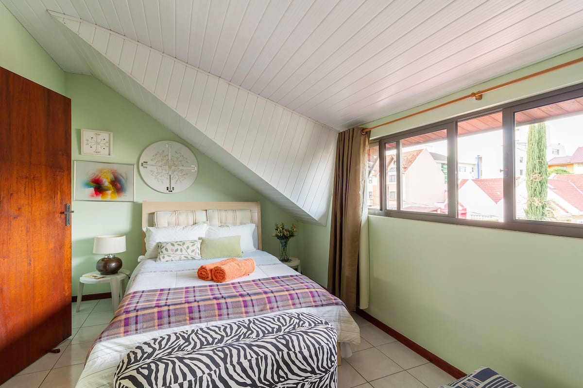Standard Studio Suite, Kitchen | Desk, laptop workspace, WiFi (free), individually decorated