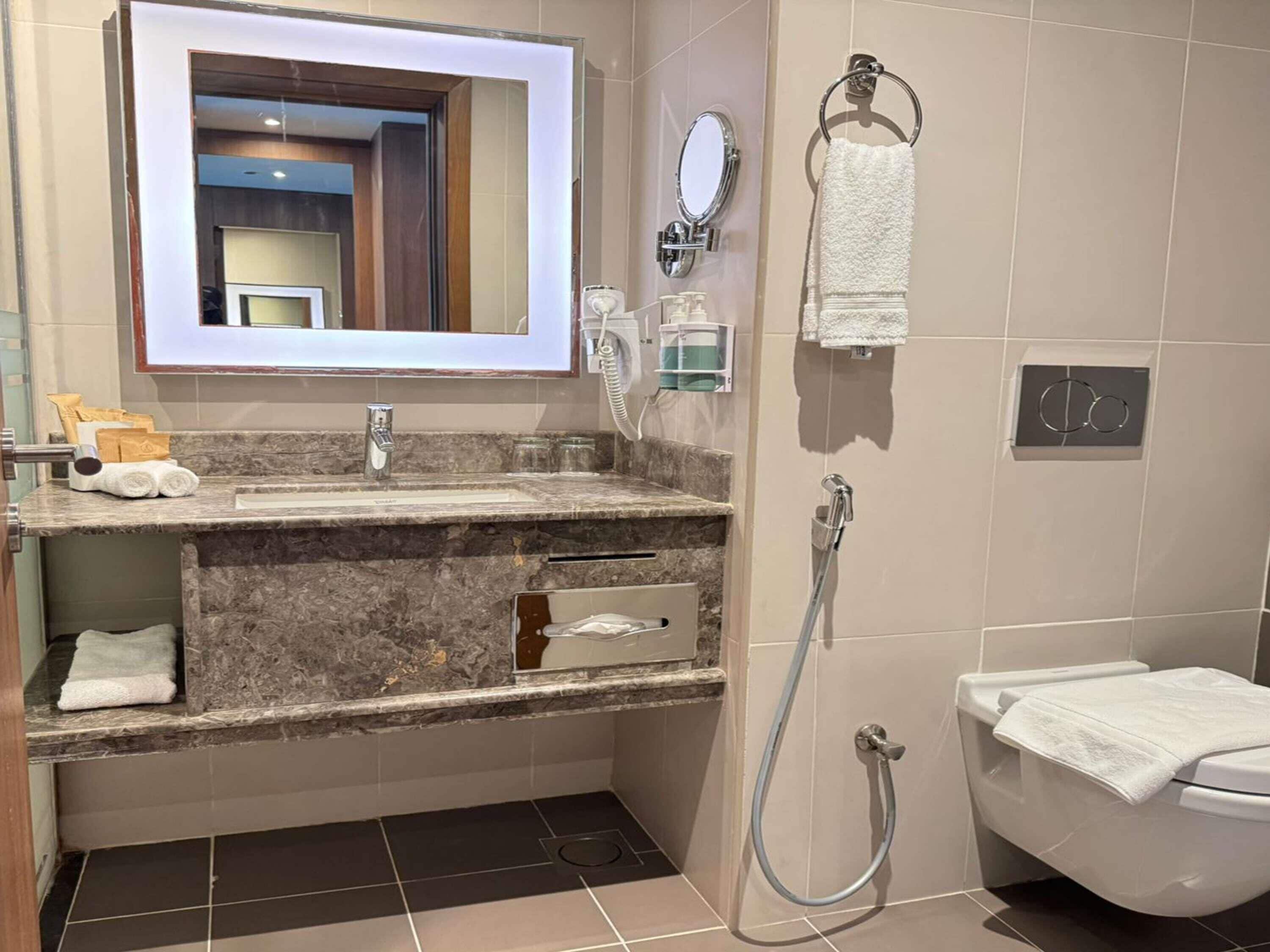 1 多间卧室、埃及棉床单、高档床上用品、加厚床垫