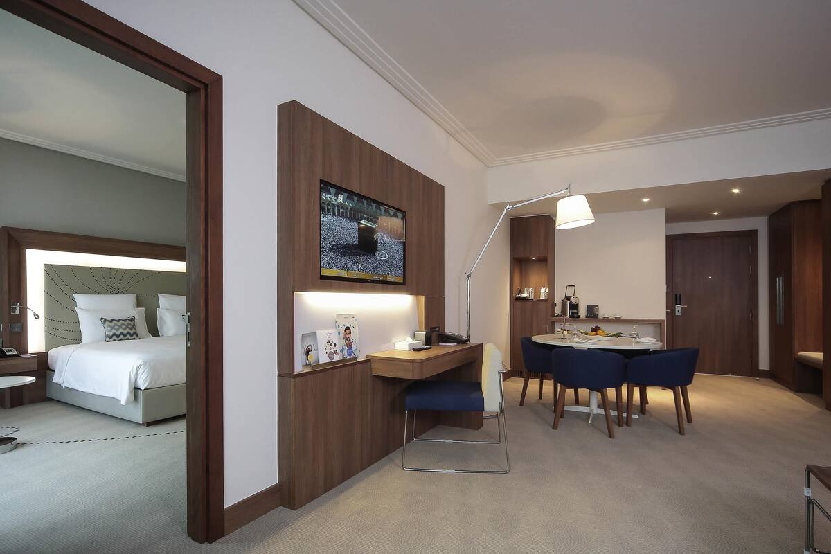 Suite superior, 1 cama matrimonial y sofá cama, vista al mar | 1 habitación, sábanas de algodón egipcio y ropa de cama de alta calidad