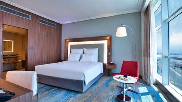 Suite Superior, pemandangan kolam renang | 1 kamar tidur, seprai katun Mesir, dan seprai premium