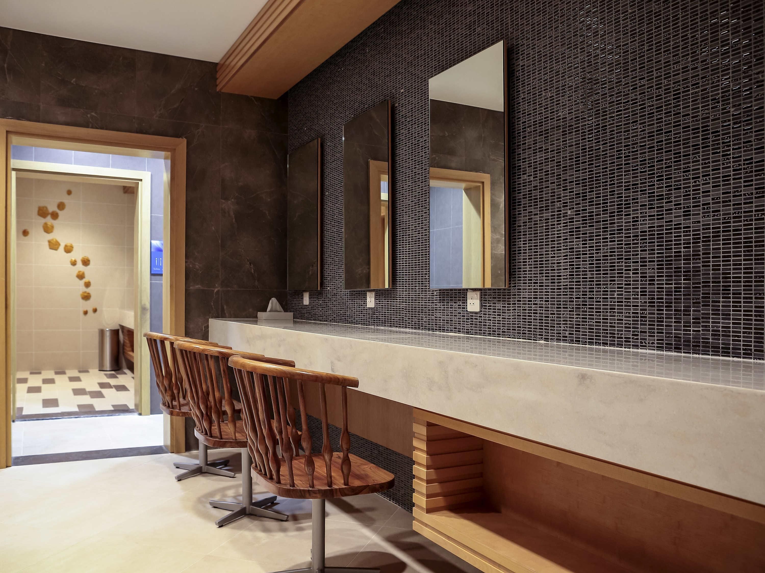 Couples treatment room(s), body treatments, Swedish massages