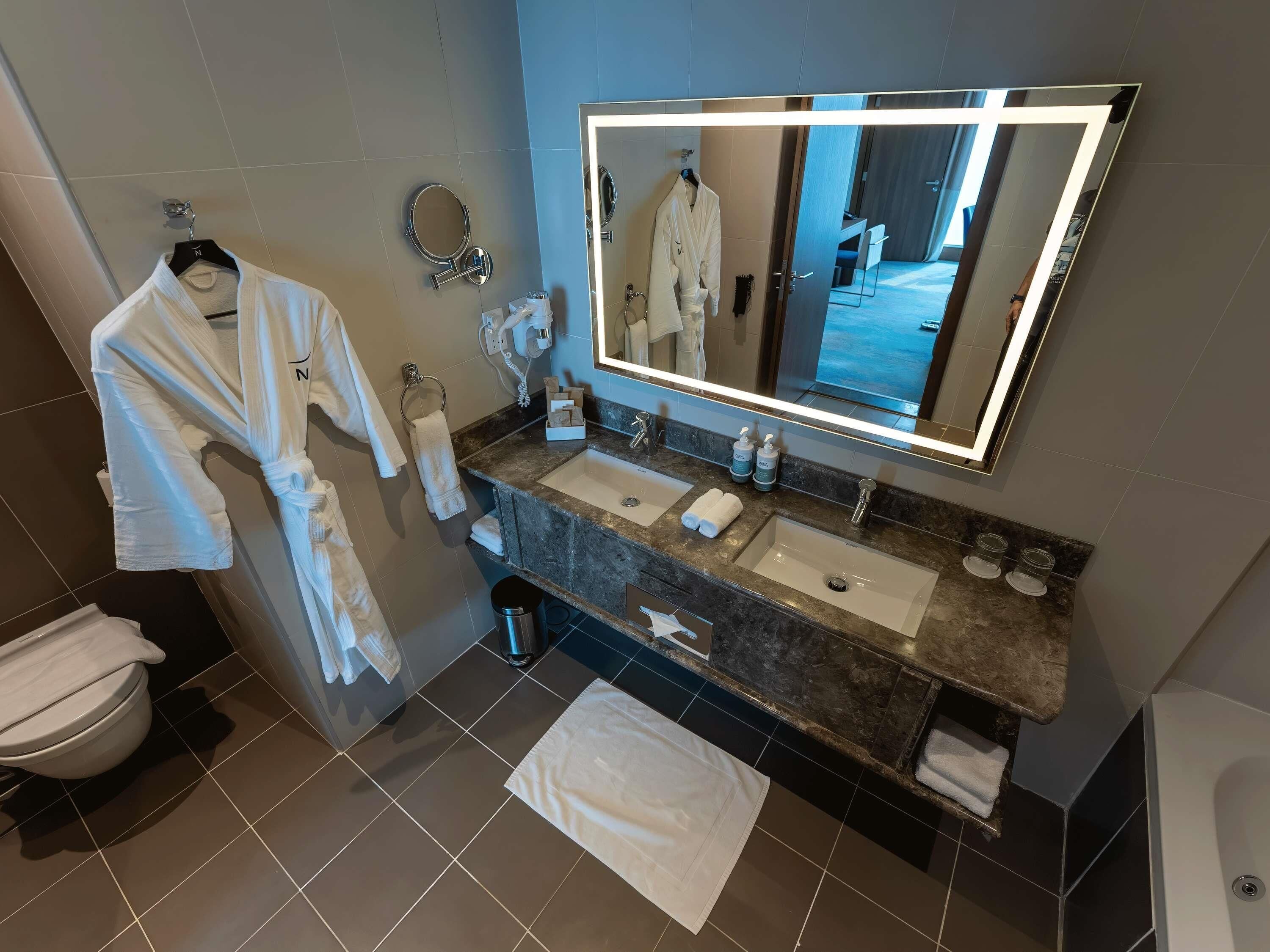 高级套房, 1 张双人床和 1 张沙发床, 海景 | 1 多间卧室、埃及棉床单、高档床上用品、加厚床垫