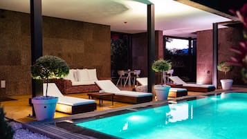 Double Room, Garden View | Desk, soundproofing, rollaway beds, bed sheets