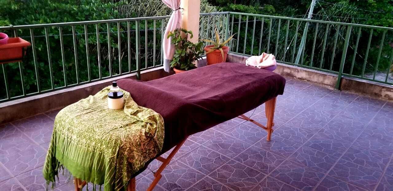 couples treatment room(s), body treatments, hot stone massages