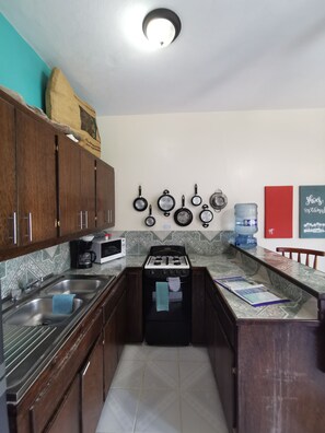 Fridge, microwave, oven, stovetop - Belize Tropical Dream Villas (San Pedro)
