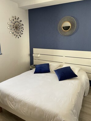 Kamar Double | Kedap suara, tempat tidur bayi gratis, Wi-Fi gratis, dan seprai linen