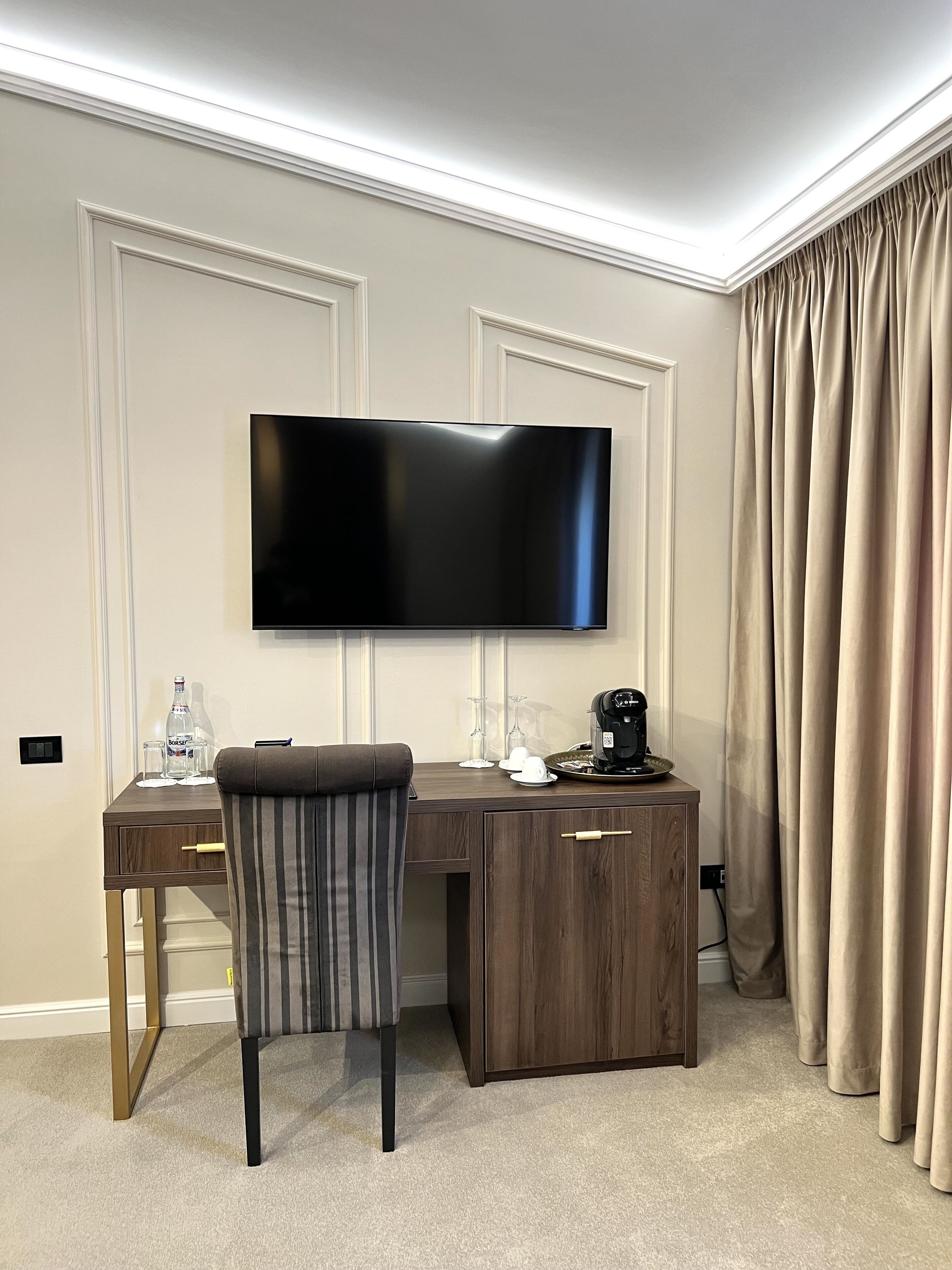 business apartment | 1 bedroom, egyptian cotton sheets, premium bedding, down duvets