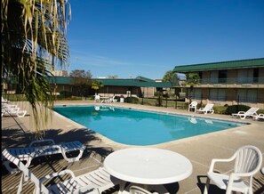 Indoor pool, outdoor pool - OYO Hotel Audubon Baton Rouge Port Allen I-10 (Port Allen)
