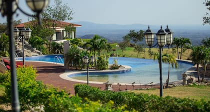 Vida Mountain Resort & Spa - Adults Only