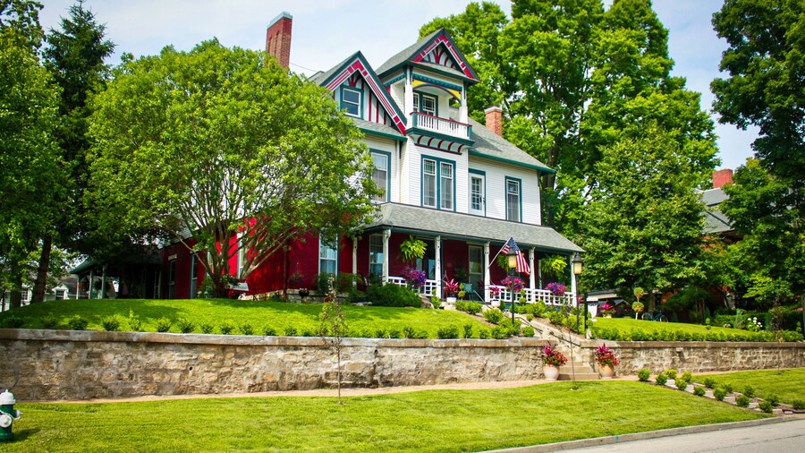 Evans Holly Grove Inn B&B