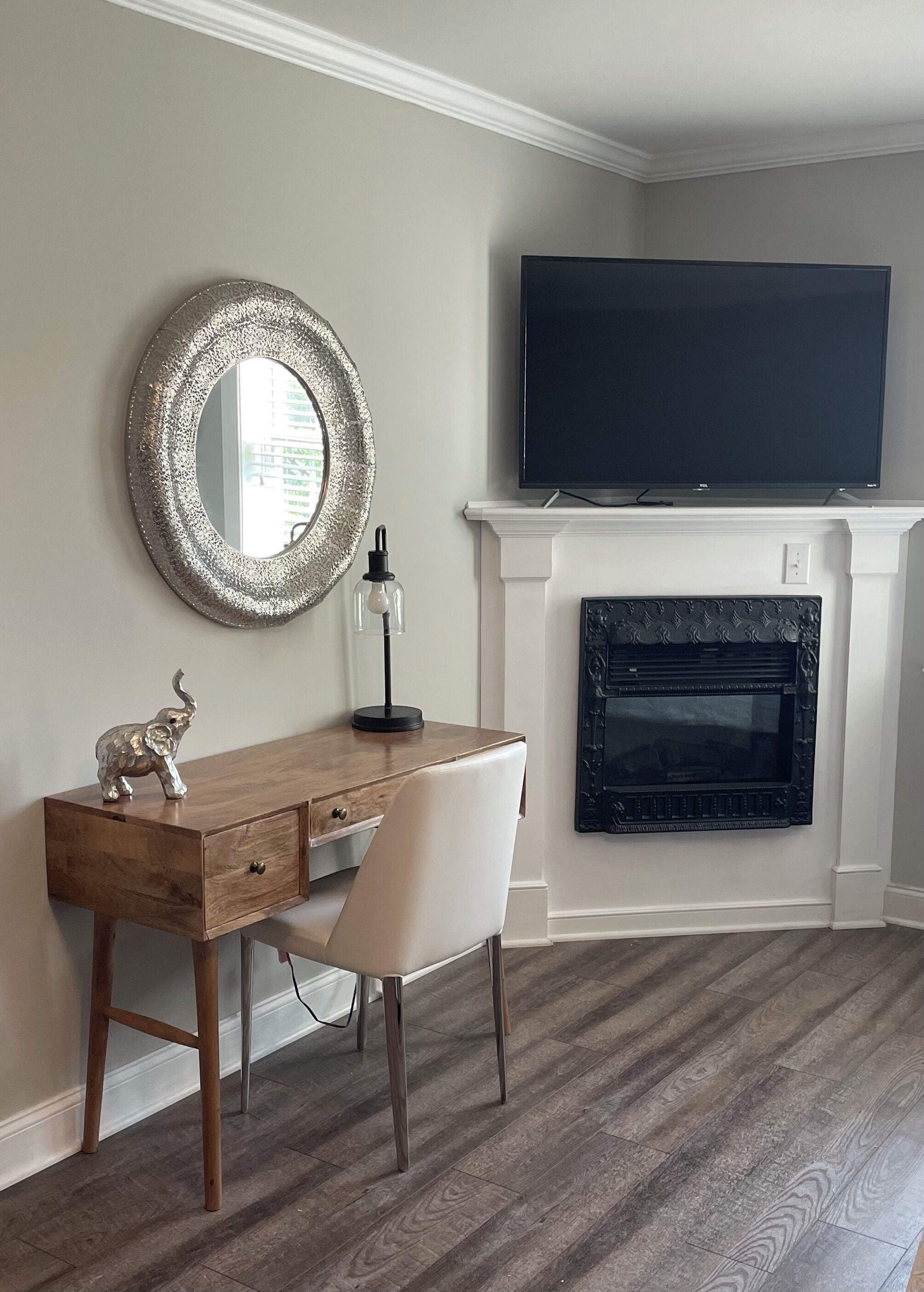 Room, Private Bathroom (Bucks County Suite) | Premium bedding, desk, iron/ironing board, free WiFi