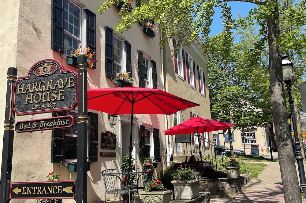 Hargrave House B & B