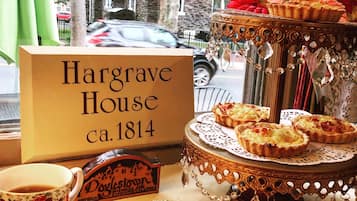 Free daily cooked-to-order breakfast