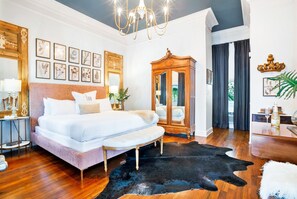 Premium bedding, iron/ironing board, free WiFi