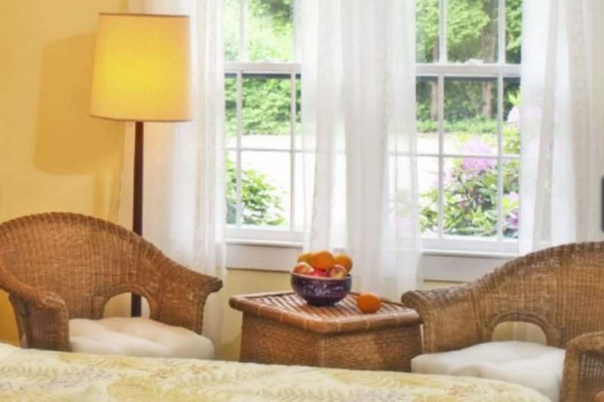 Room, Private Bathroom (Two Fish) | Free WiFi, bed sheets