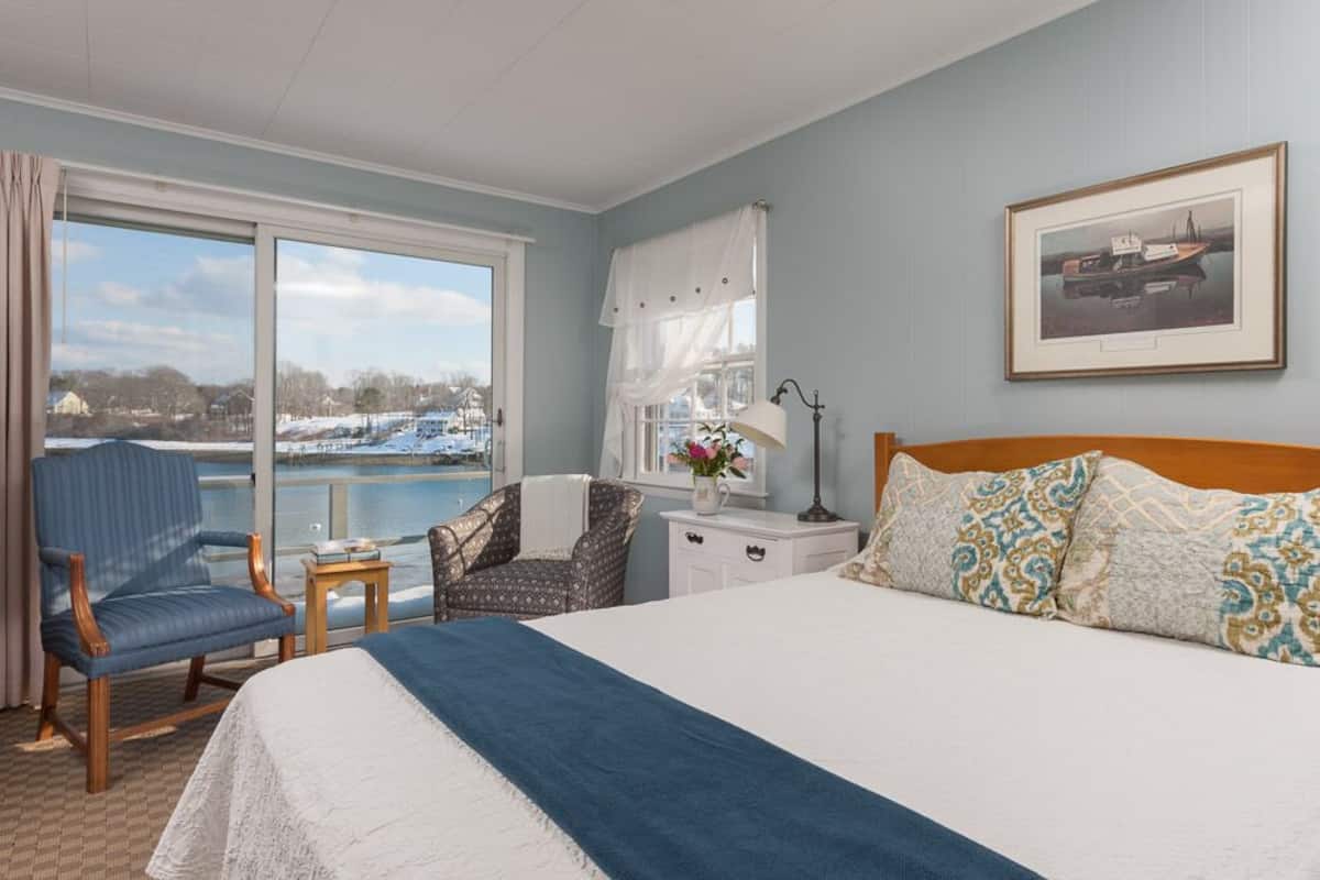 In-room safe, blackout drapes, iron/ironing board, free WiFi