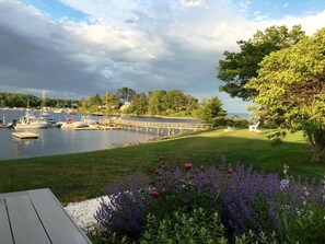 Boating - Dockside Guest Quarters & Restaurant (York)