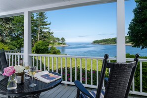 Room, Private Bathroom (Room 105) | In-room safe, blackout drapes, iron/ironing board, free WiFi - Dockside Guest Quarters & Restaurant (York)