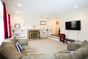 Living room - City's Escape Too (Medford)