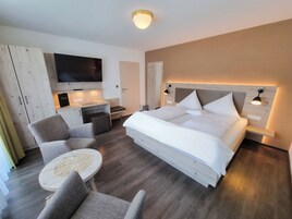 Minibar, cortinas opacas, sistema de insonorización y wifi gratis