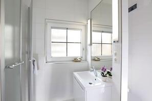 Comfort Double Room, Private Bathroom | Bathroom