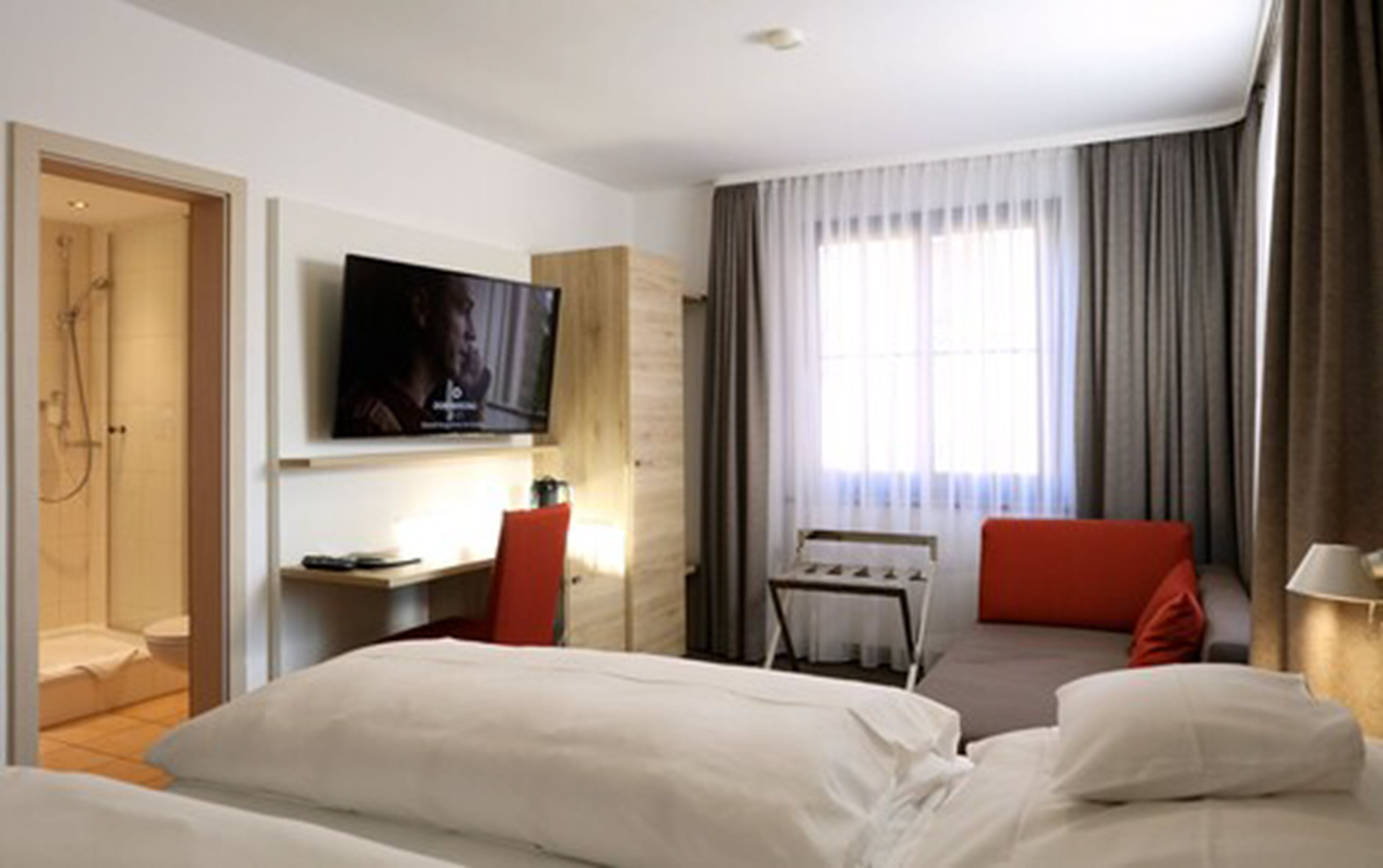 comfort double room, private bathroom | 1 bedroom, premium bedding, minibar, desk