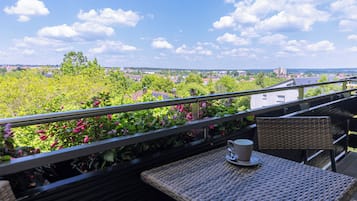 Double Room | Minibar, blackout drapes, soundproofing, iron/ironing board