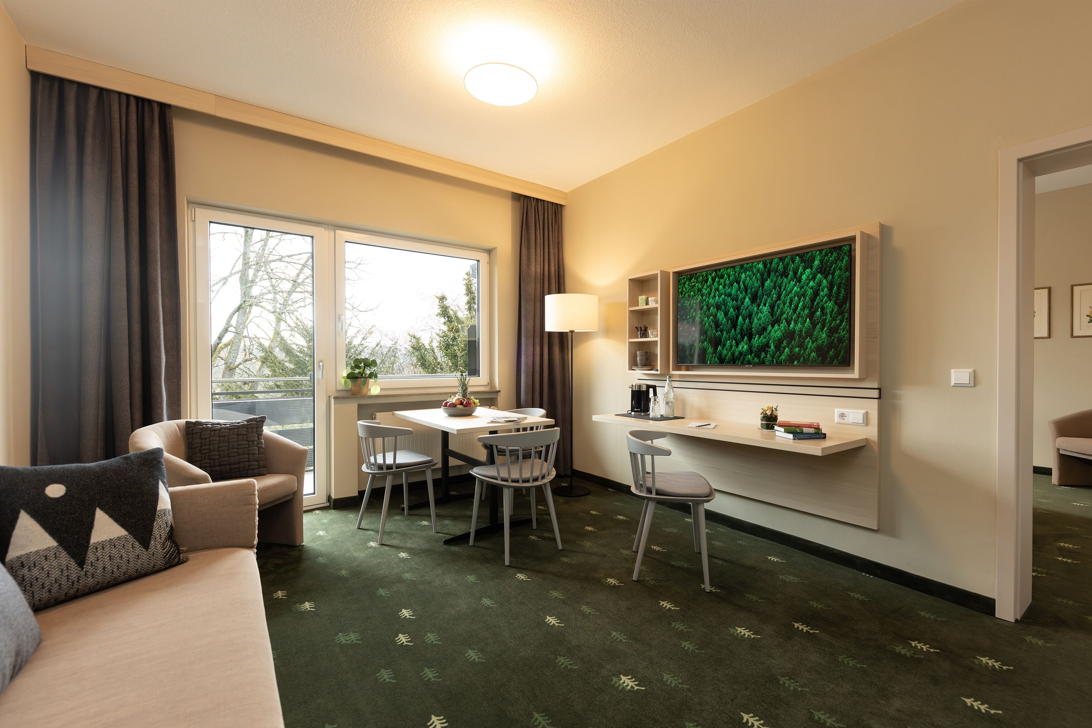 Apartment | Minibar, blackout drapes, soundproofing, iron/ironing board