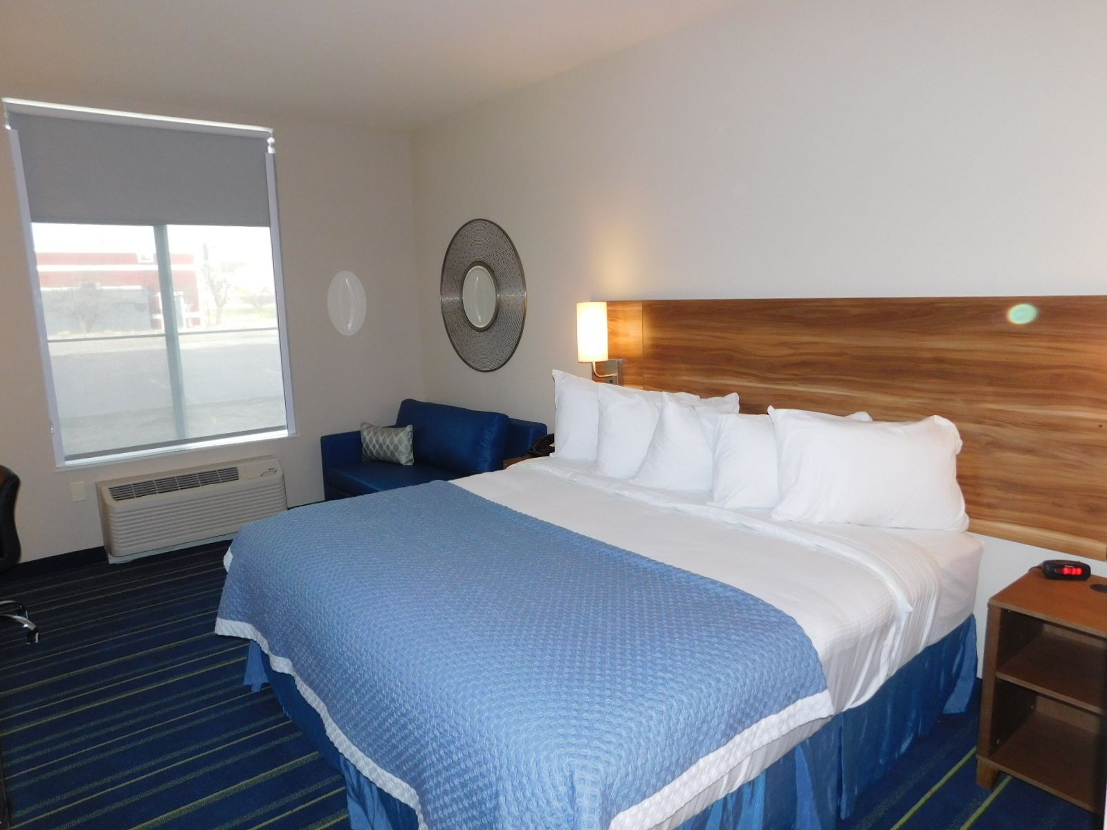 特厚豪華床墊、書桌、遮光窗簾/窗簾、熨斗/熨衫板