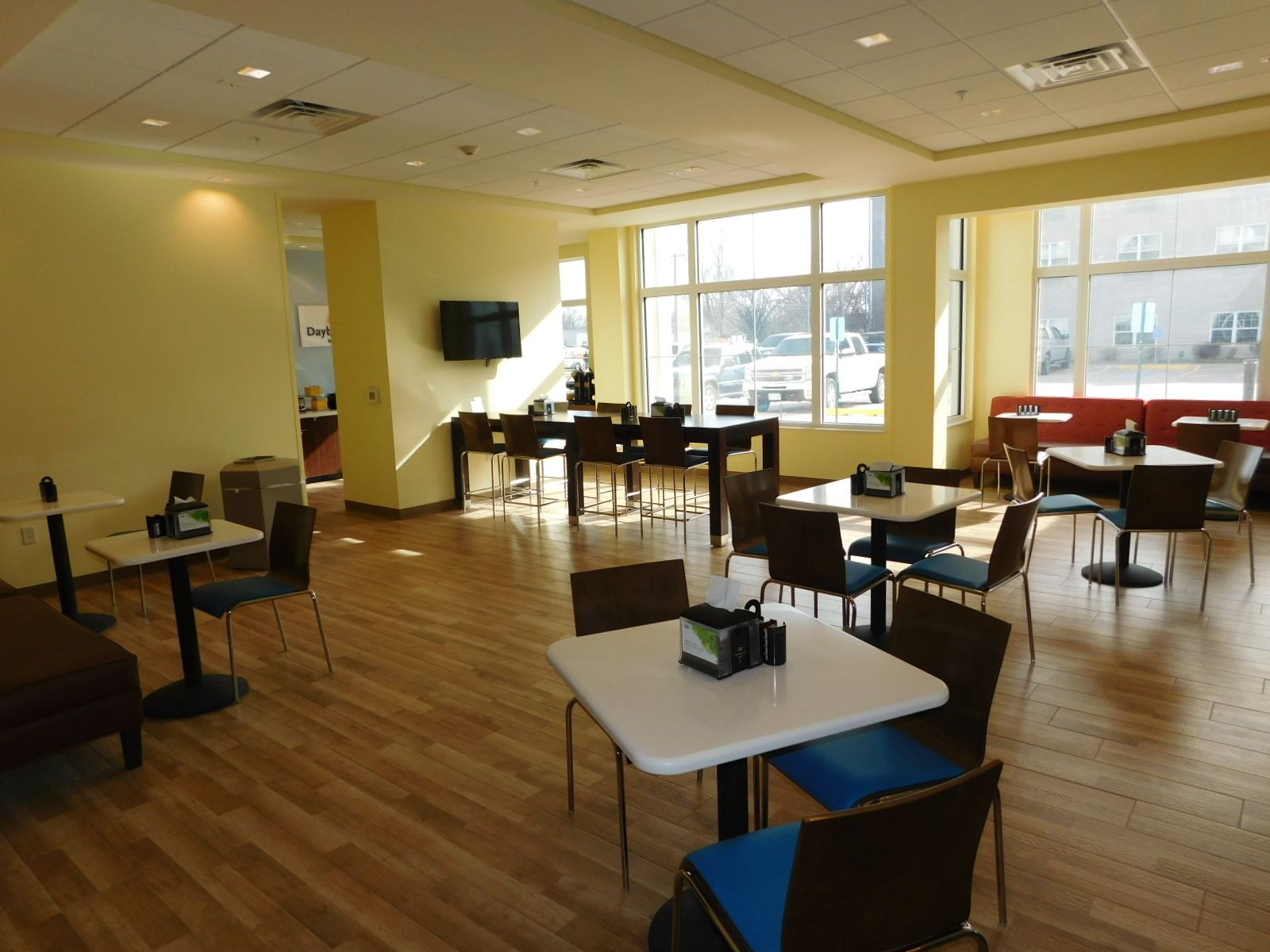 free daily continental breakfast