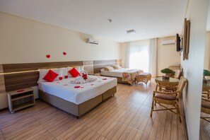 Suite – deluxe | 5 soverom, minibar, wi-fi (inkludert) og sengetøy