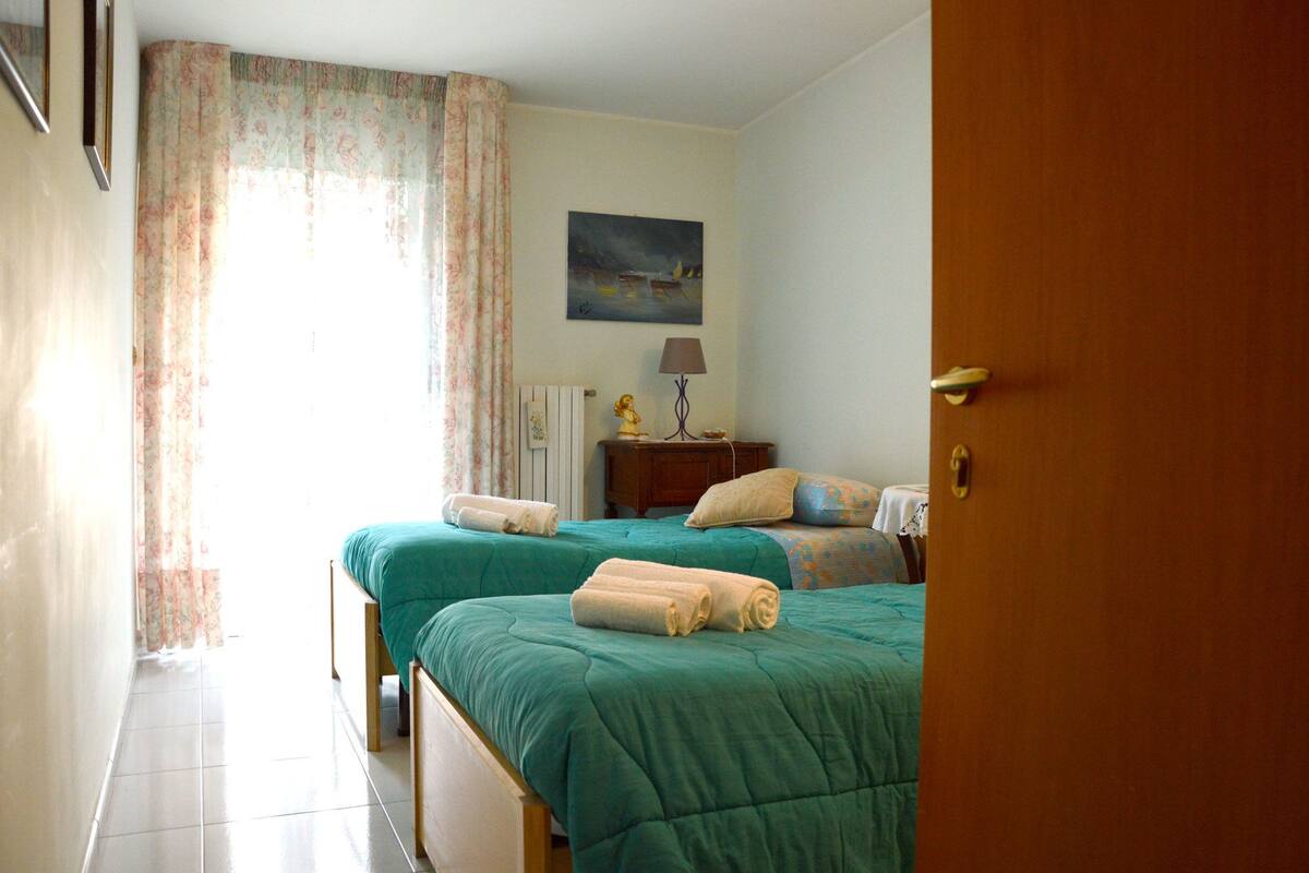 In-room safe, laptop workspace, free WiFi