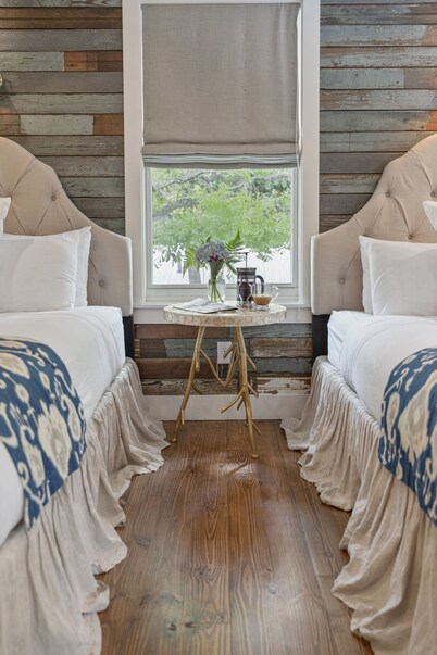 The Roost Ocean Springs