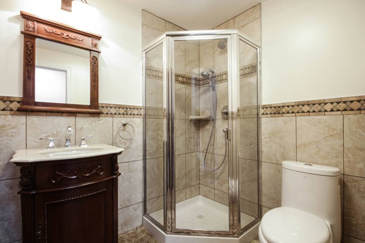 room, private bathroom (room #2) | bathroom | shower, free toiletries, hair dryer, towels