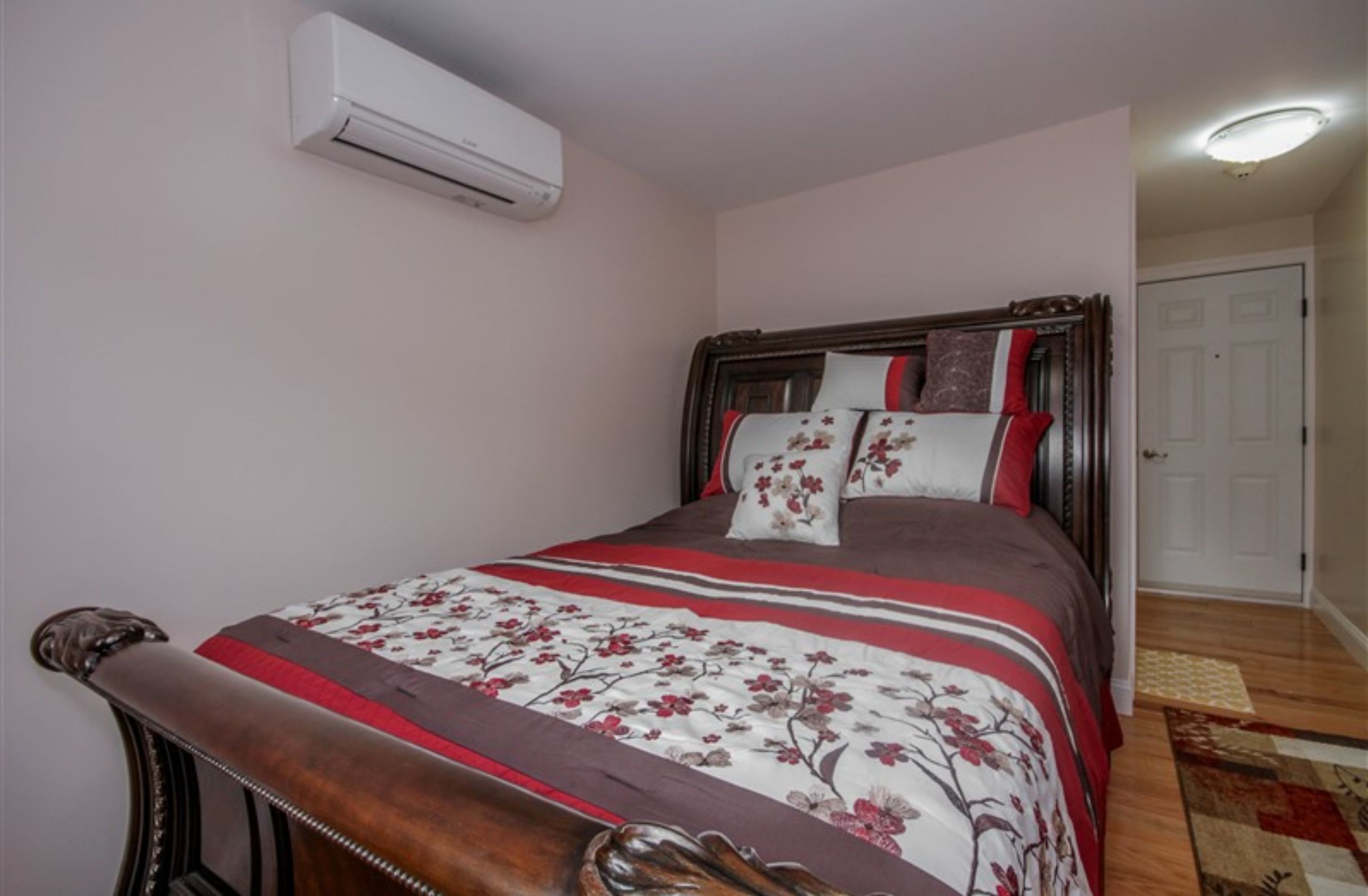 room, private bathroom (room #2) | soundproofing, free wifi, bed sheets