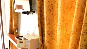 Bungalow | Room amenity - Bangrak Resort (Nakhon Sawan)