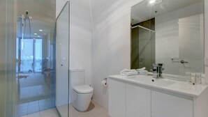 Executive Apartment, 2 Bedrooms, City View | Bathroom - Executive Suite Adelaide CBD (Adelaide)