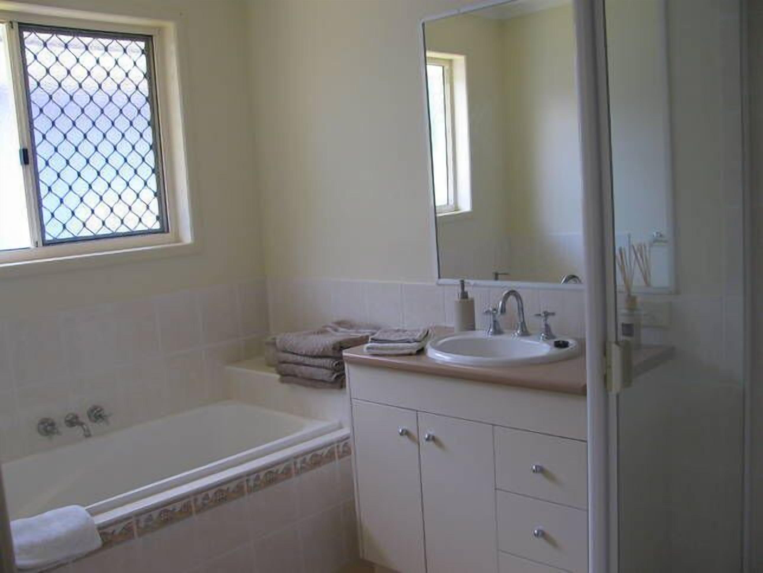 Bay Dream - Hervey Bay — image 3