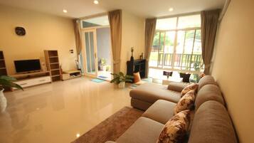 2 Bedroom Town House | Living area | 40-inch flat-screen TV with cable channels, TV