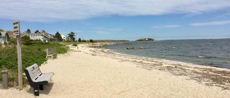 Beach nearby, sun loungers, beach umbrellas, beach towels