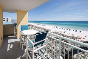 Outdoor dining - PI 501: Flip Flop Flats - Spectacular East 5th Floor Corner Unit Memory Maker (Fort Walton Beach)