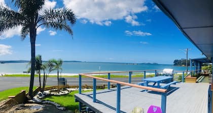 Caseys Beachfront Holiday House